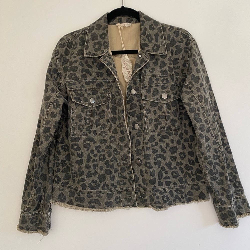 MYSTREE Washed Leopard Trucker Jacket